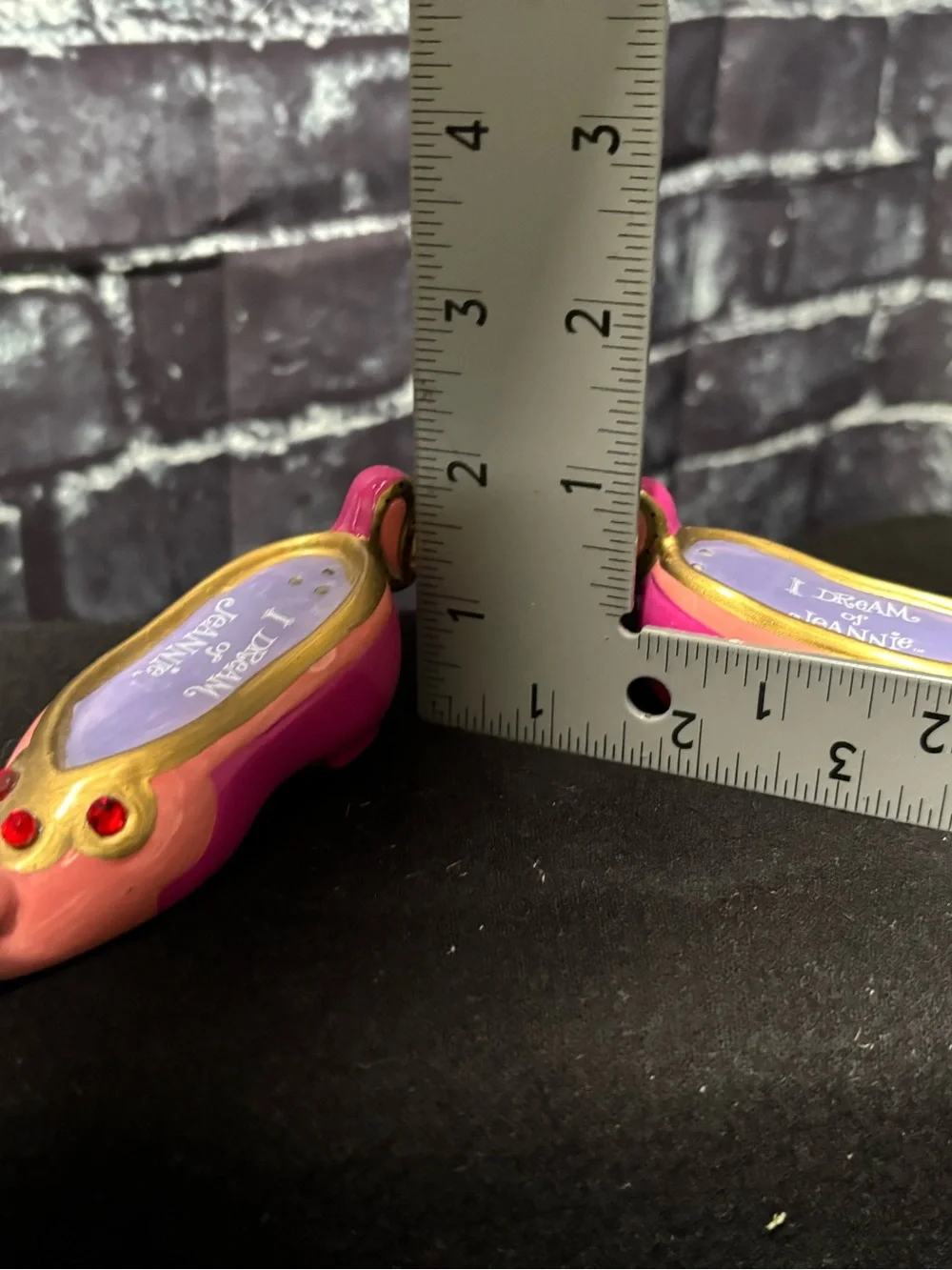 Vintage 2000 Vandor I Dream of Jeannie Shoe Salt & Pepper Shakers NIB